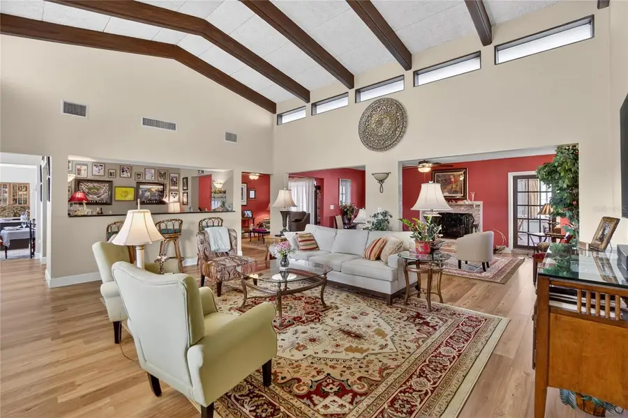 6518 Debbie Lane S, Saint Petersburg, FL 33707 - Image #3