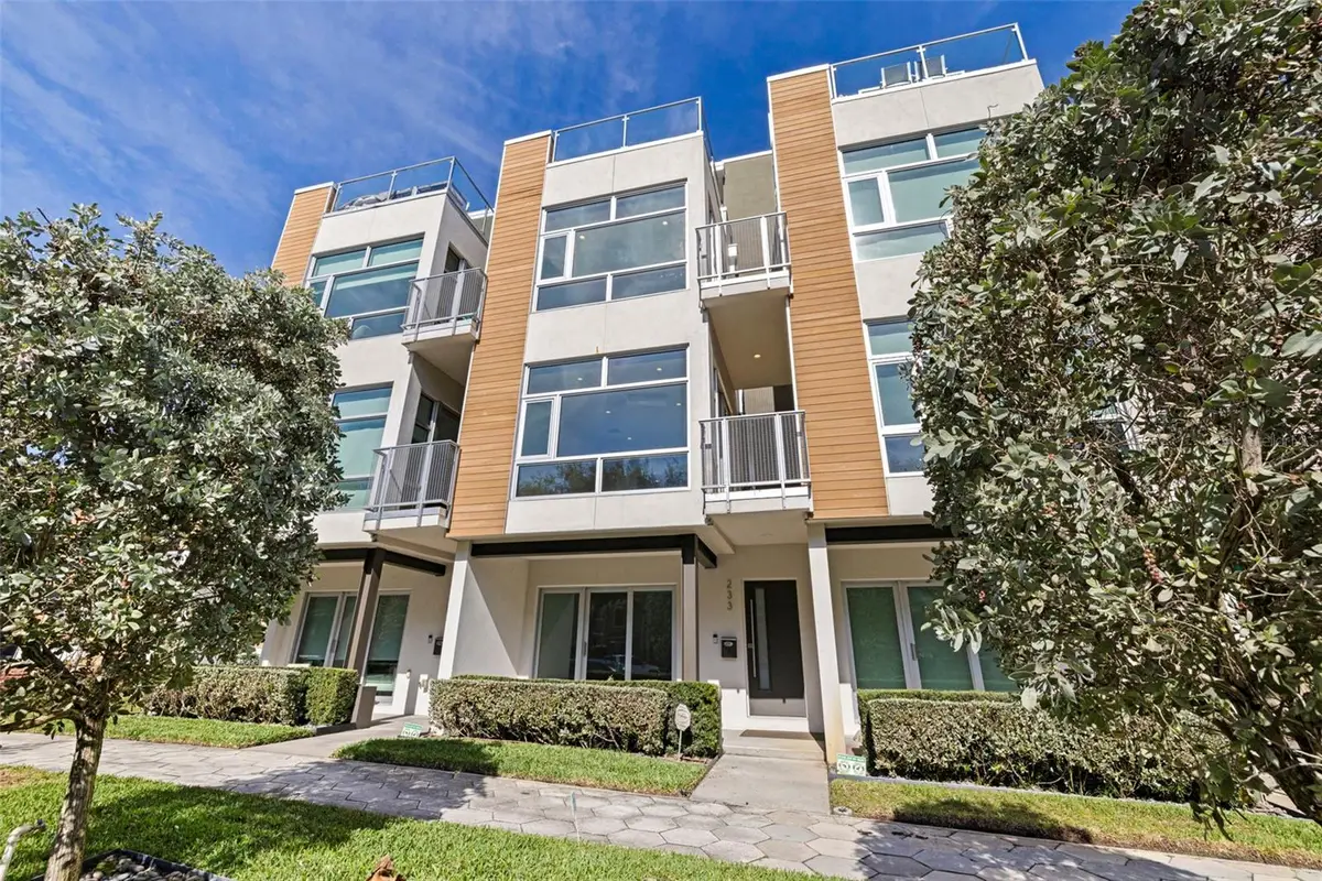 233 4th Avenue N, Saint Petersburg, FL 33701 - Image #1