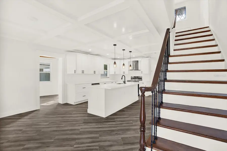 1810 Maryland Avenue Ne, Saint Petersburg, FL 33703 - Image #3