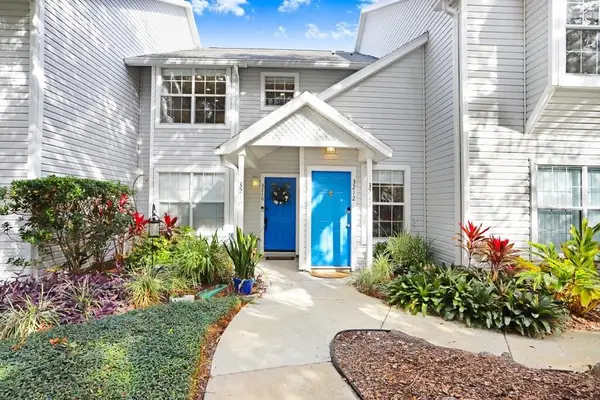 3212 Valley Oaks Drive #3212, TAMPA, FL 33618