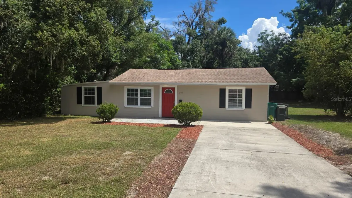 303 Josephine Avenue, Fruitland Park, FL 34731 - Image #1