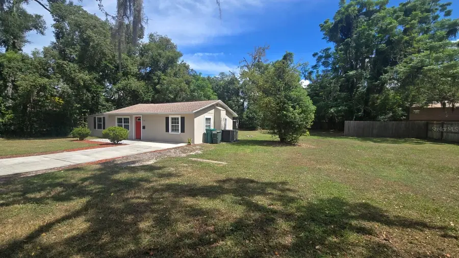 303 Josephine Avenue, Fruitland Park, FL 34731 - Image #2