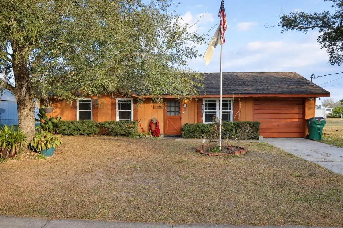 38831 North Avenue, Zephyrhills, FL 33542 - Image #1