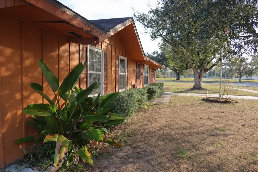 38831 North Avenue, Zephyrhills, FL 33542 - Image #2