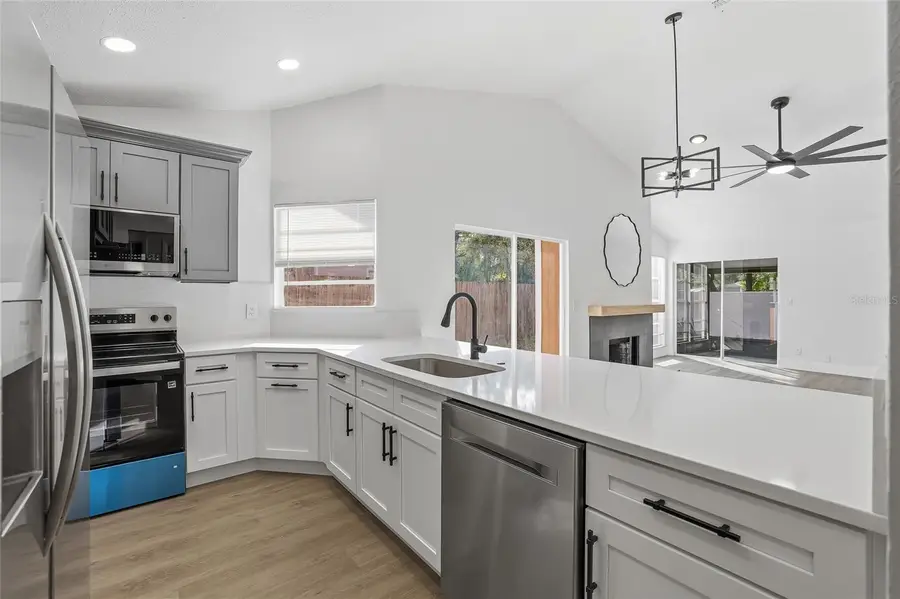 9478 Forest Hills Circle, Tampa, FL 33612 - Image #3