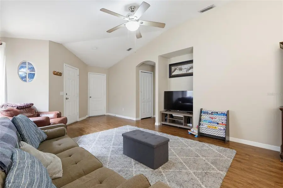 1048 Lake Shore Ranch Drive, Seffner, FL 33584 - #3