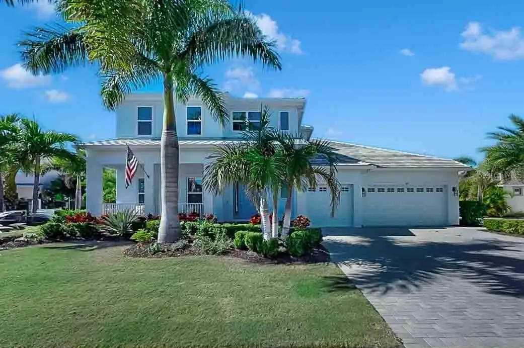 826 Manns Harbor Drive, Apollo Beach, FL 33572 - Image #1