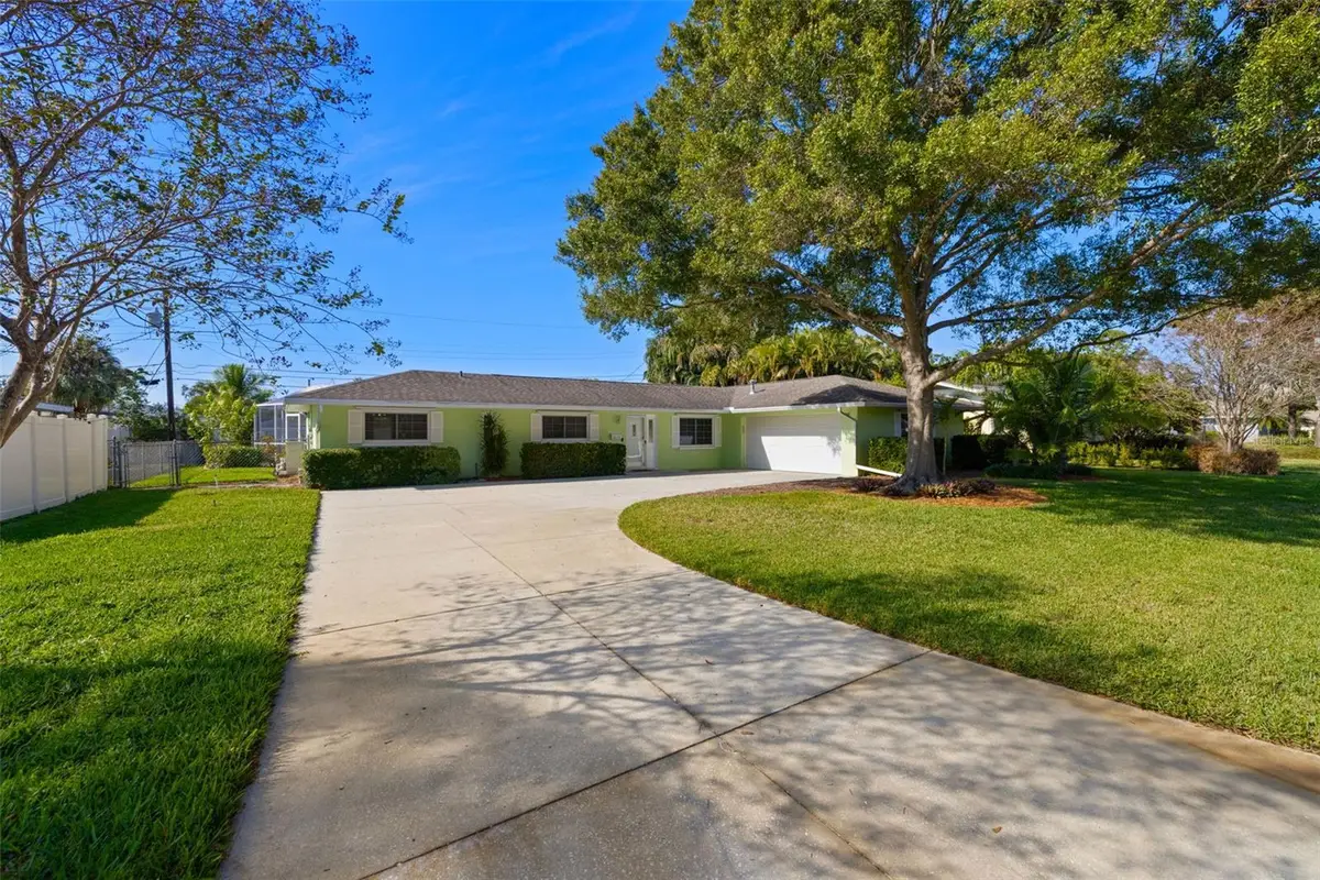 8678 10th Street N, Saint Petersburg, FL 33701 - Image #1