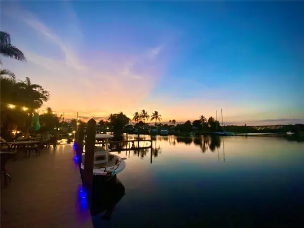 7150 N Tamiami Trail #S521, SARASOTA, FL 34243