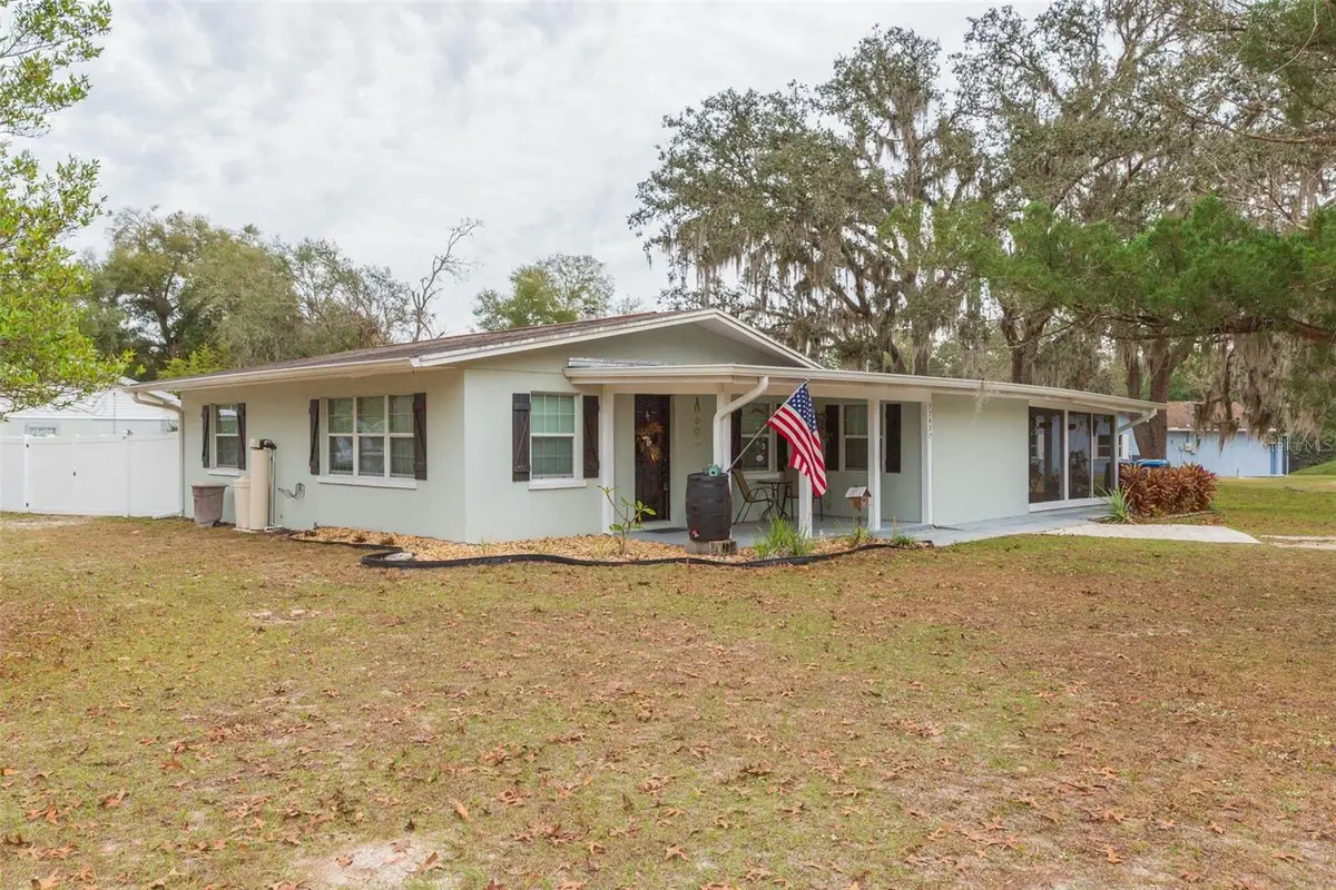 33437 Westwood Drive, Dade City, FL 33523 - Image #1