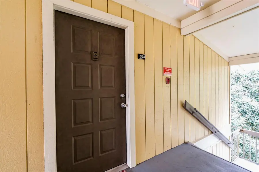 13367 Arbor Pointe Circle #304, Tampa, FL 33617 - Image #2