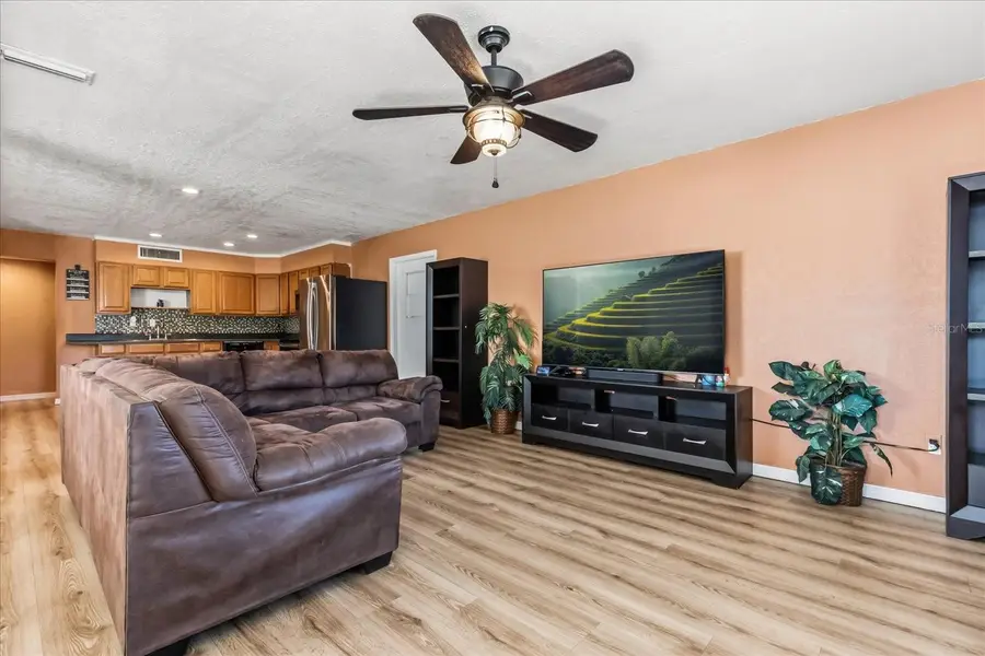 39560 Meadowood Loop, Zephyrhills, FL 33542 - Image #2