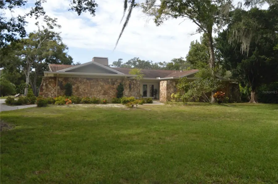 2111 Paddock Circle, Dunedin, FL 34698 - Image #2