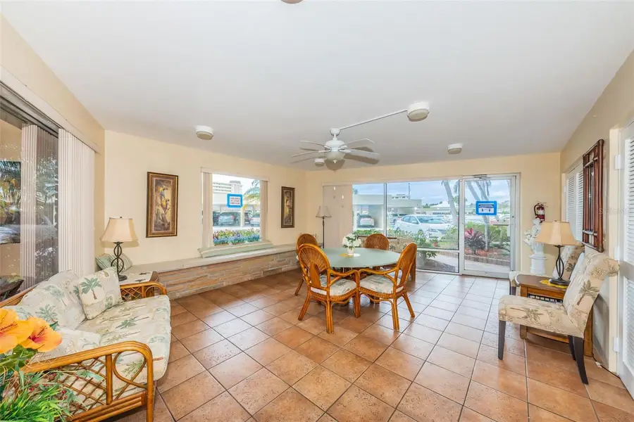 4775 Cove Circle #904, Saint Petersburg, FL 33708 - Image #2