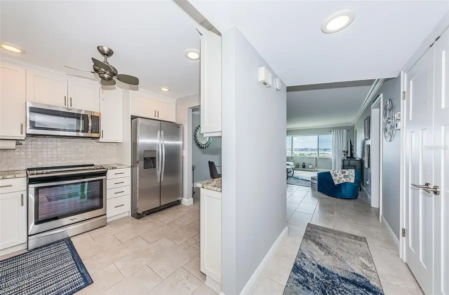 4775 Cove Circle #904, Saint Petersburg, FL 33708 - Image #3