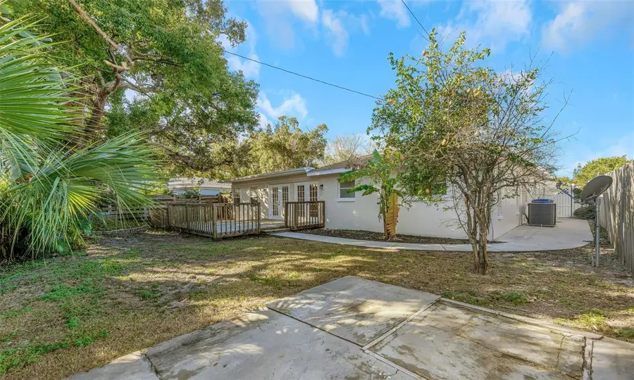 1495 Lakeside Drive, Dunedin, FL 34698 - Image #2