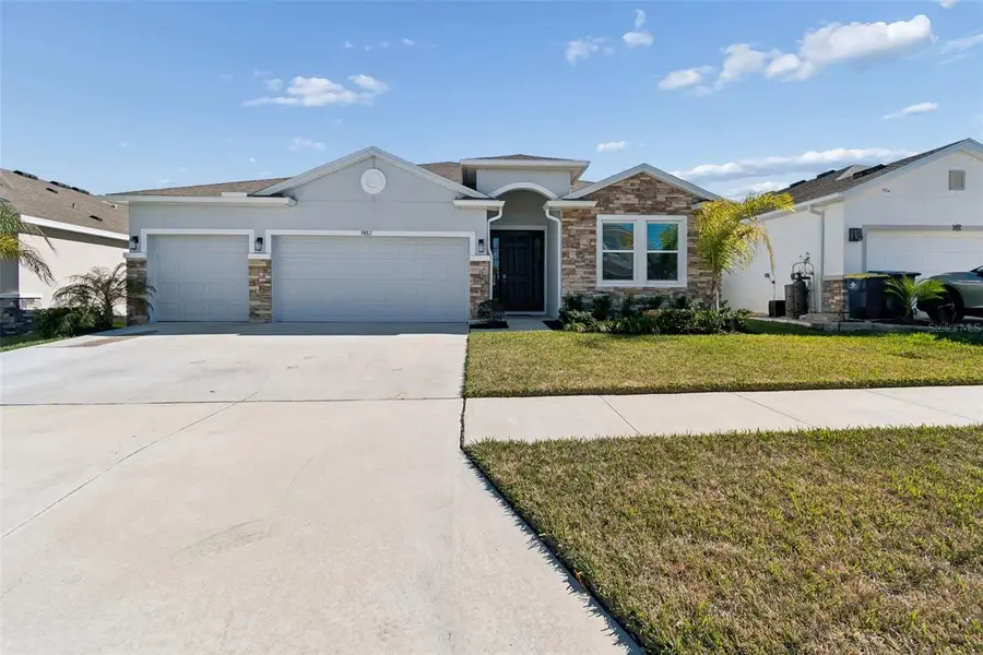 9882 Shoreline View Way, Wesley Chapel, FL 33545 - Image #2