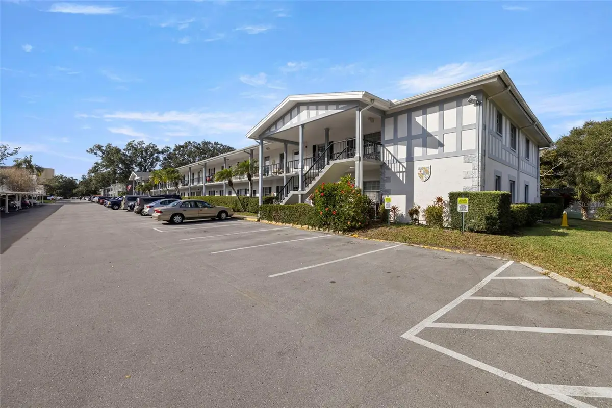 100 Glennes Lane #207, Dunedin, FL 34698 - Image #1