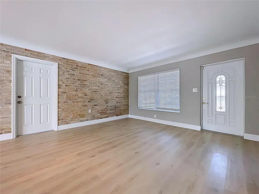 8822 Bay Street Ne, Saint Petersburg, FL 33702 - Image #2