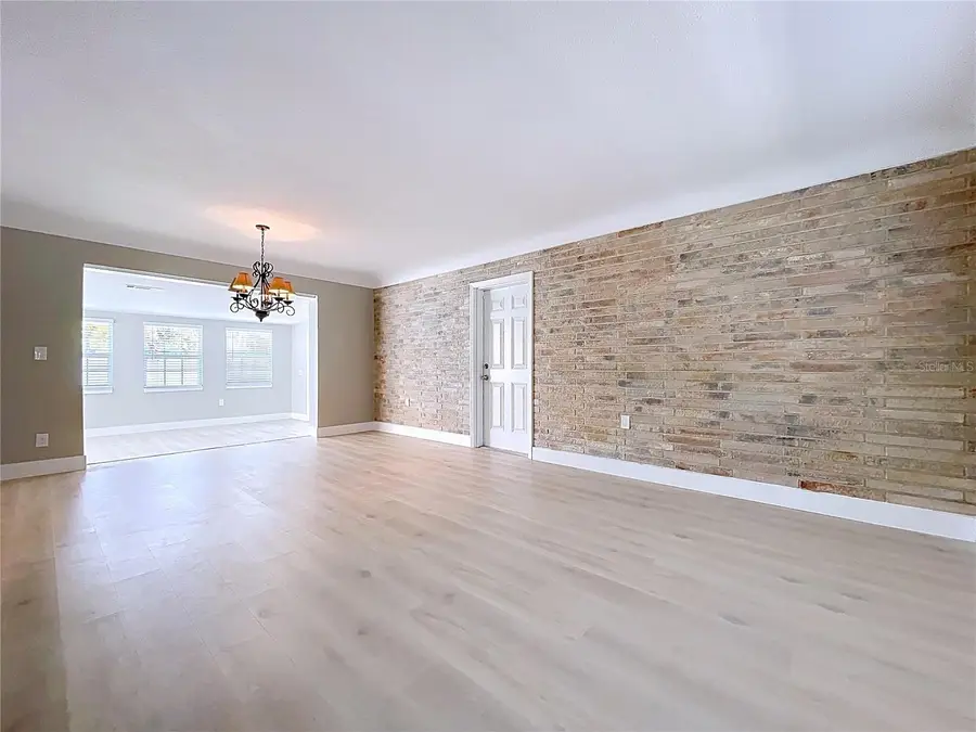 8822 Bay Street Ne, Saint Petersburg, FL 33702 - Image #3