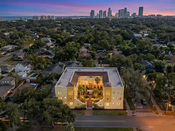 210 22nd Avenue Ne #15, ST PETERSBURG, FL 33704