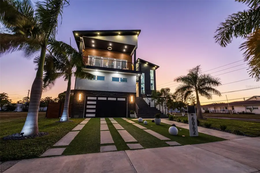 6062 Bayou Grande Boulevard Ne, Saint Petersburg, FL 33703 - Image #2