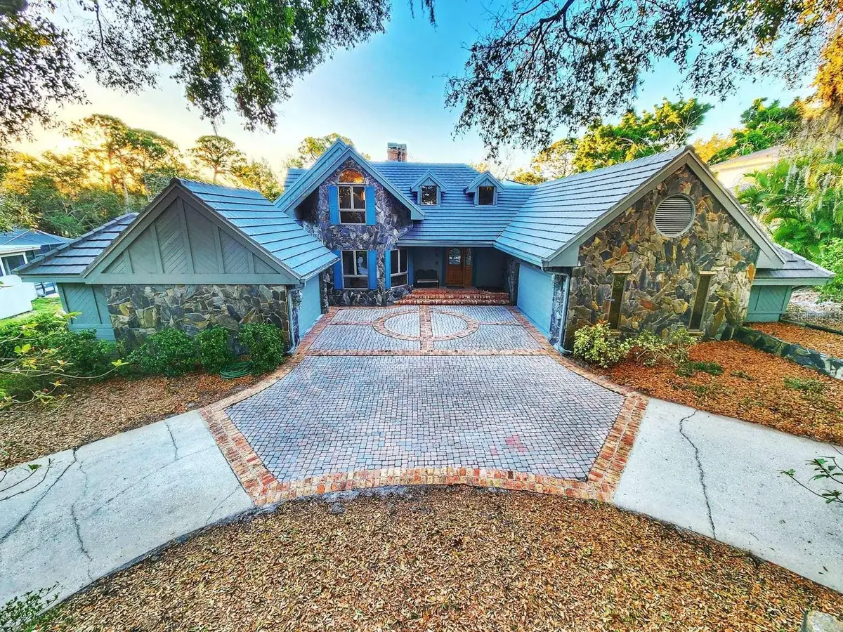 3522 Shoreline Circle, Palm Harbor, FL 34684 - Image #1