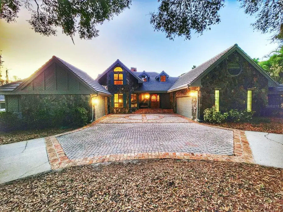 3522 Shoreline Circle, Palm Harbor, FL 34684 - Image #2