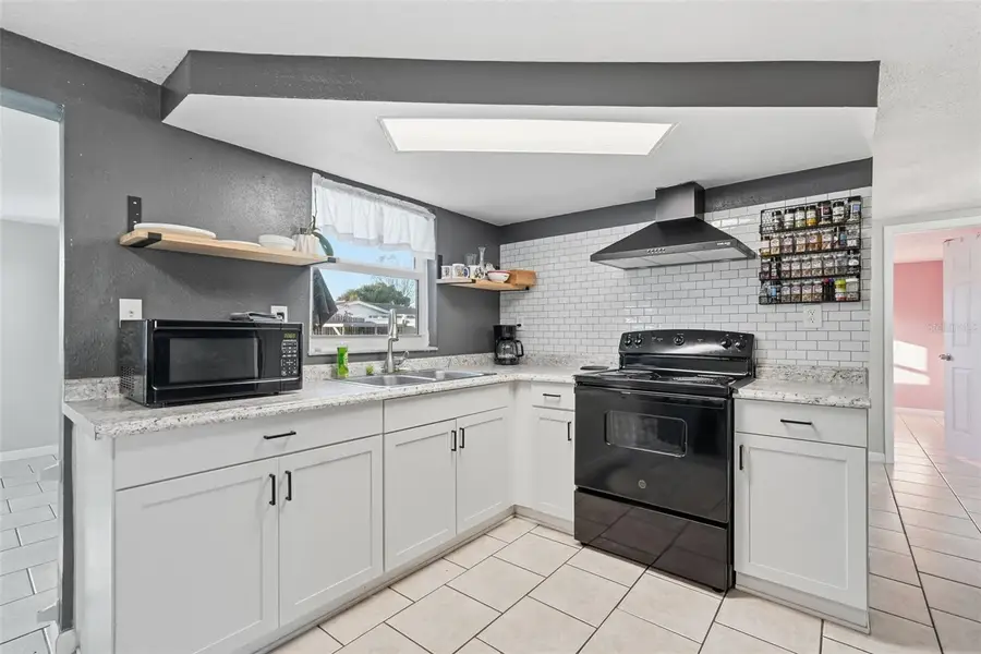 9101 Hunt Club Lane, Port Richey, FL 34668 - Image #3