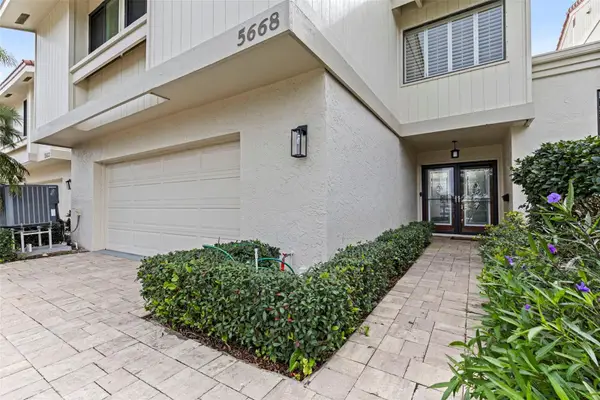 5668 Escondida Boulevard S, ST PETERSBURG, FL 33715