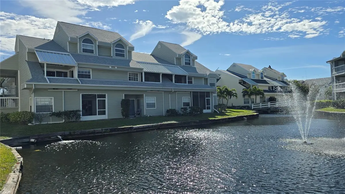 6923 Stones Throw Cir N #4203, Saint Petersburg, FL 33710 - Image #1