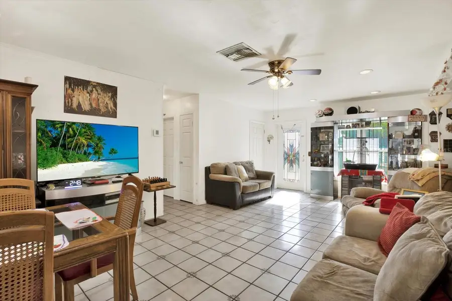 6403 Rolling Green Place, Tampa, FL 33634 - Image #3