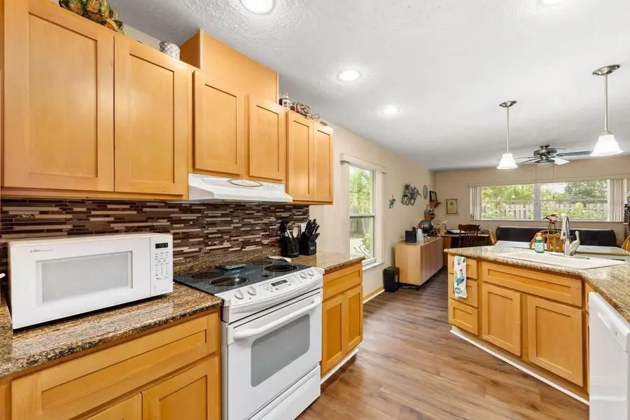 13941 Kimberly Drive, Largo, FL 33774 - Image #2