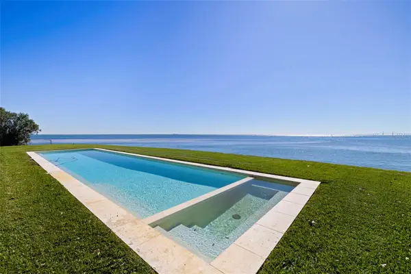 218 Colony Point Road S, ST PETERSBURG, FL 33705