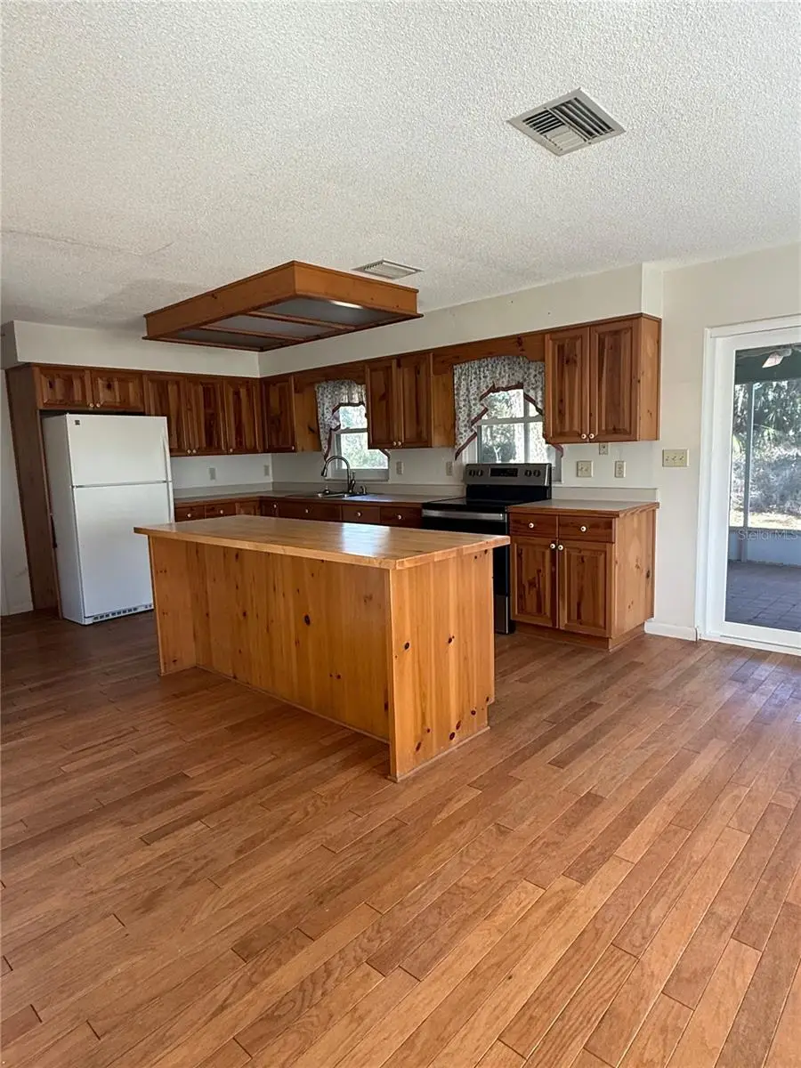 13908 Paradise Lane, Dade City, FL 33525 - Image #3