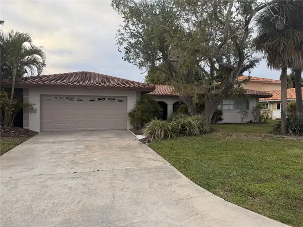 2075 Kansas Avenue Ne, ST PETERSBURG, FL 33703