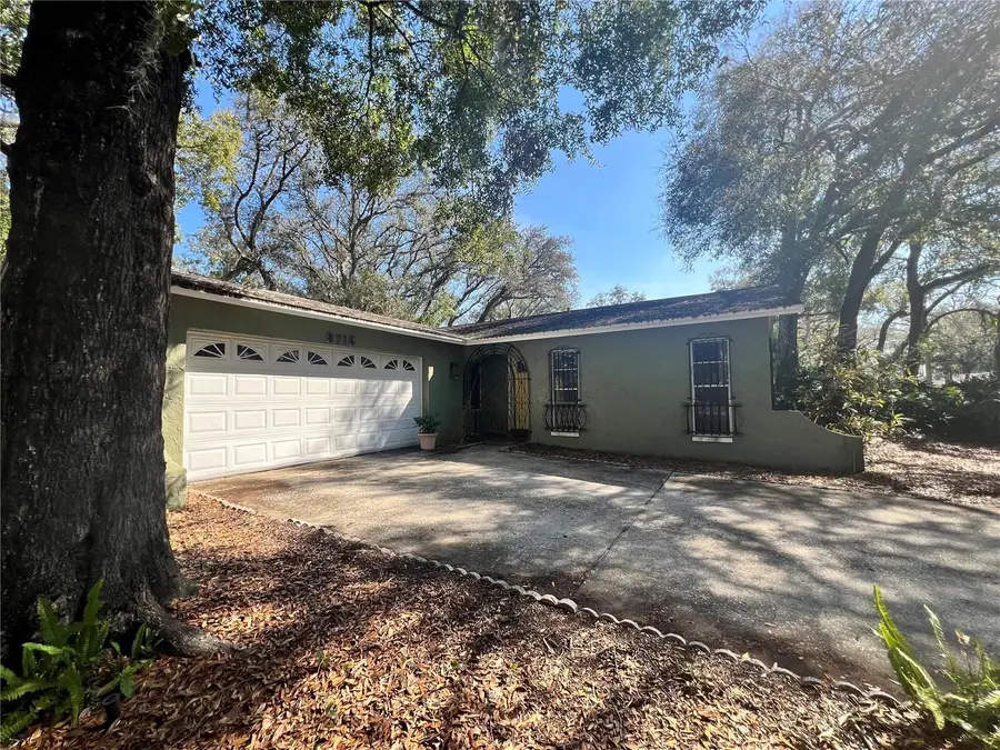 9715 Hidden Oaks Circle, Tampa, FL 33612 - #2