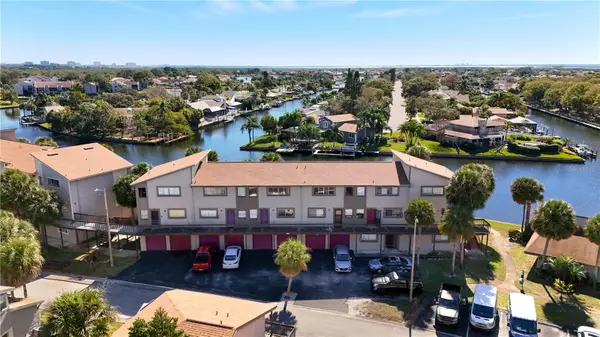 6315 Newtown Circle #15B3, TAMPA, FL 33615