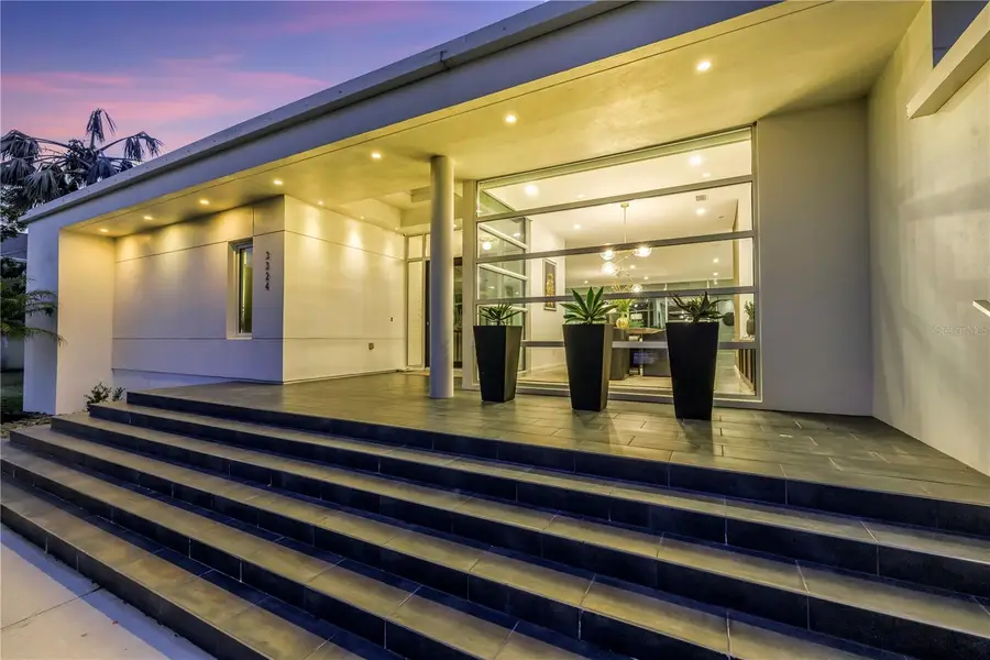 3324 Walnut Street Ne, Saint Petersburg, FL 33704 - Image #2