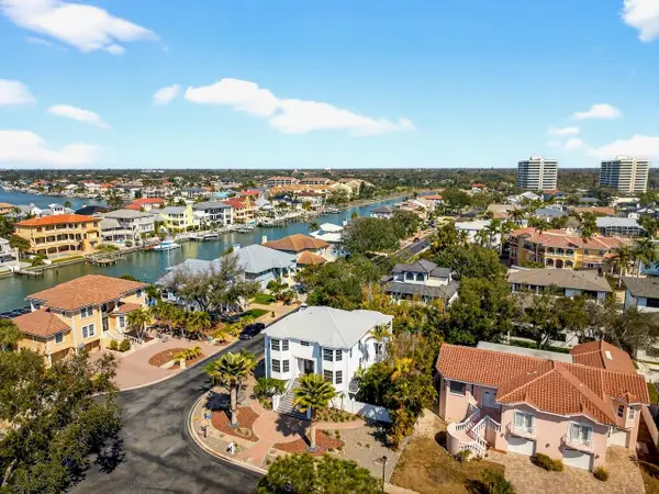 5900 Bayview Circle S, GULFPORT, FL 33707