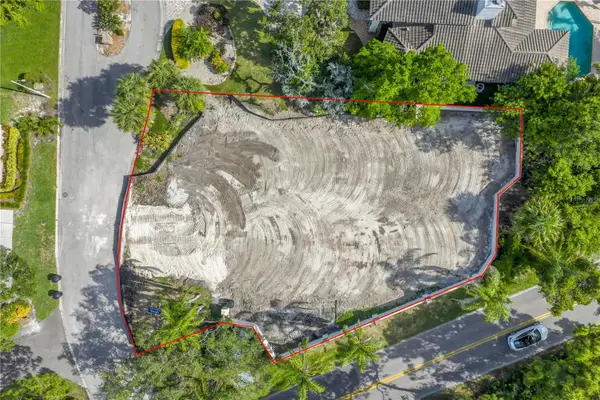 4690 Laurel Oak Lane Ne, ST PETERSBURG, FL 33703