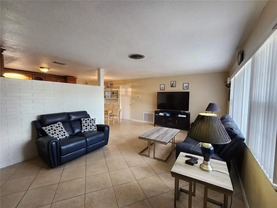 5700 30th Avenue N, Saint Petersburg, FL 33710 - Image #3