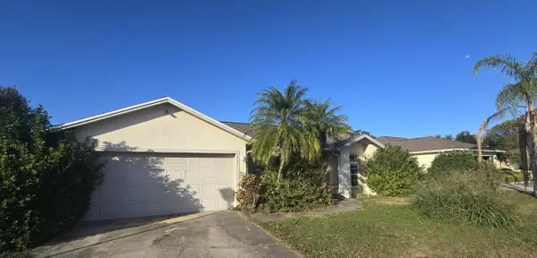 7922 Apple Blossom Drive, LAKELAND, FL 33810