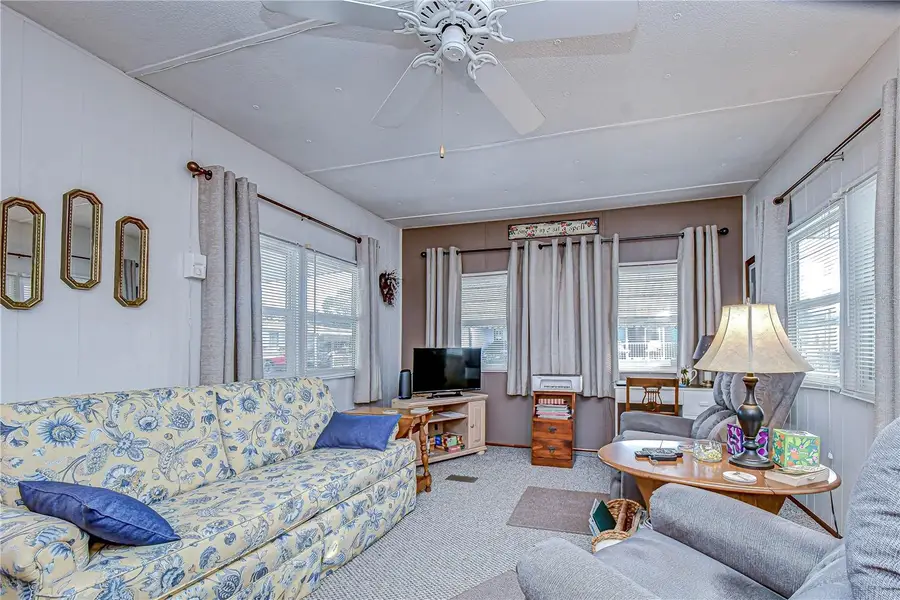 38641 Lansing Avenue, Zephyrhills, FL 33542 - Image #3