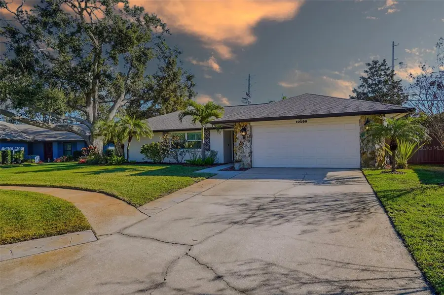 10099 Linden Place Drive, Seminole, FL 33776 - Image #2