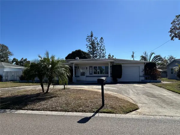 6116 52nd Avenue N, KENNETH CITY, FL 33709