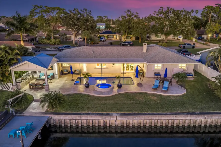 5166 Horseshoe Place Ne, Saint Petersburg, FL 33703 - Image #2