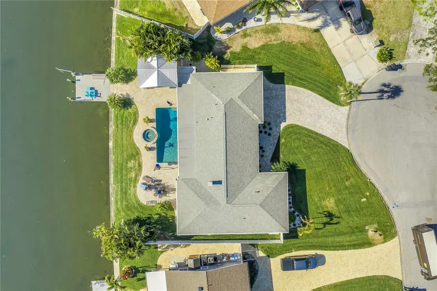 5166 Horseshoe Place Ne, Saint Petersburg, FL 33703 - Image #3