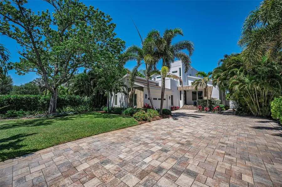 1710 Brightwaters Boulevard Ne, Saint Petersburg, FL 33704 - #2