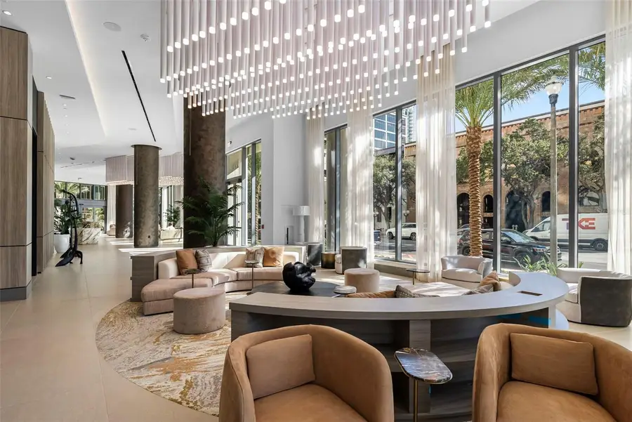 275 1st Avenue S #1202, Saint Petersburg, FL 33701 - Image #2